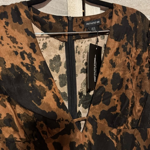 Pretty Little Thing Chocolate Abstract Puff Sleeve Frill Hem Tea Dress 10 NWT - Picture 4 of 10